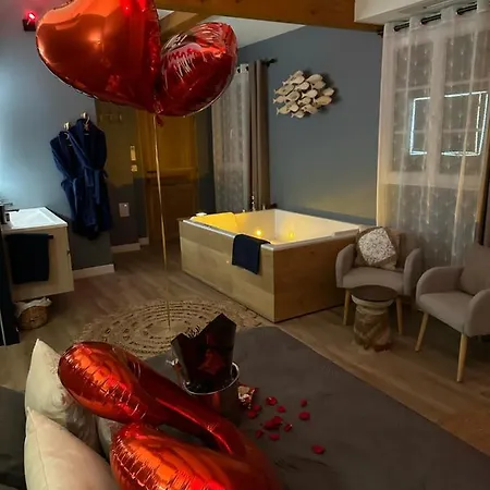 Mas Hinaiti - Romantique Avec Et écran Géant De Cinéma Montpellier